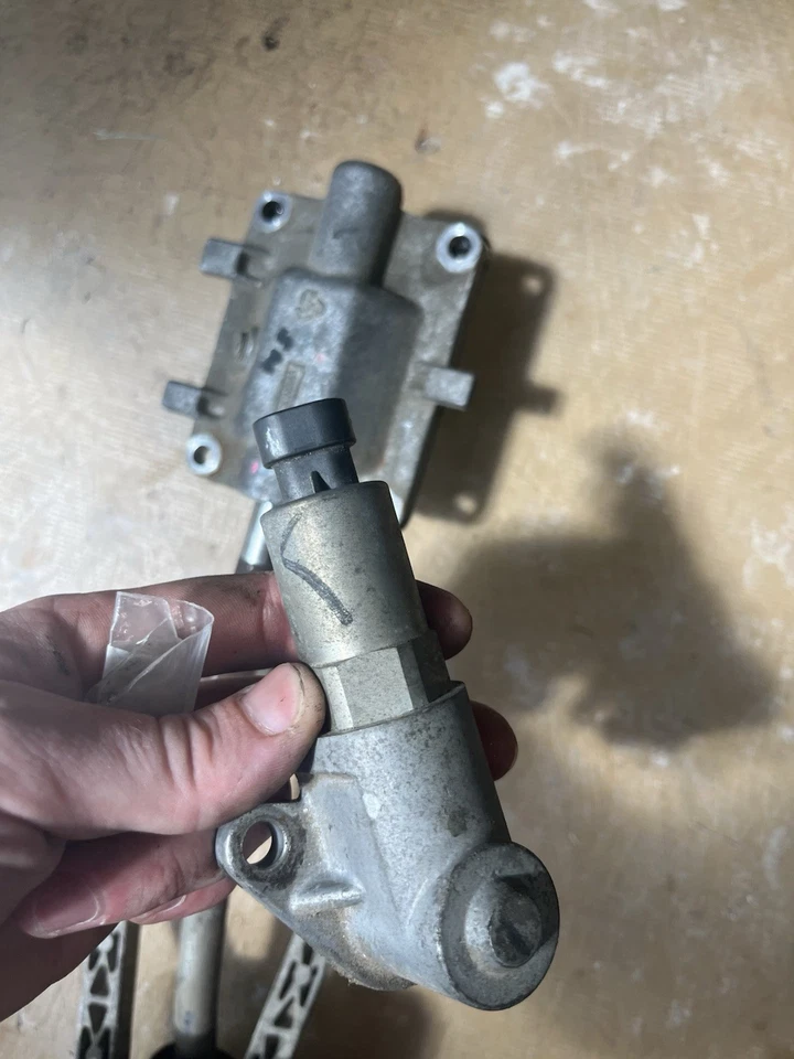 2015 Camaro Tr6060 reverse lockout solenoids  - Image 4 of 4