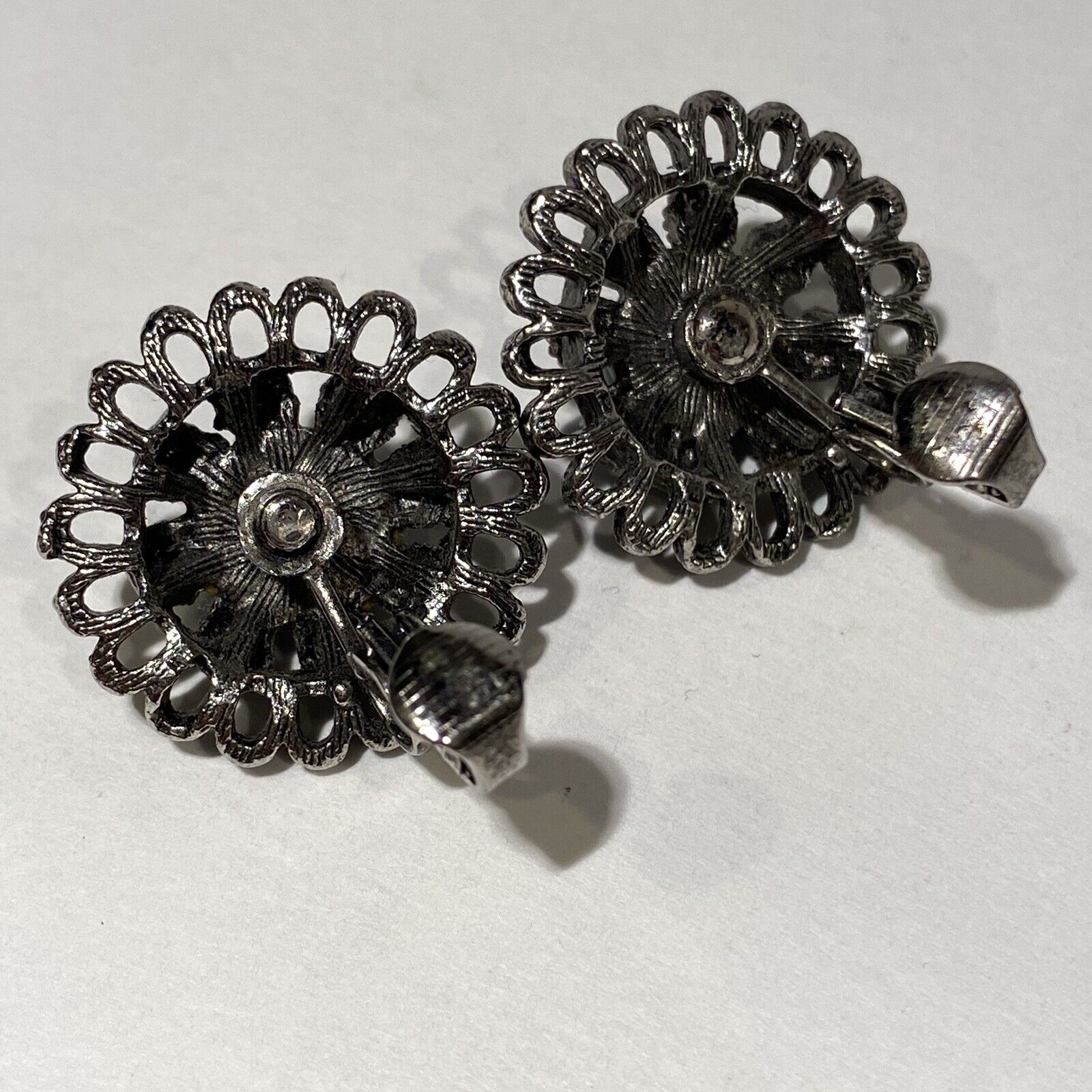 VTG Pair of Pewter Silver Toned Clip on Earrings … - image 4