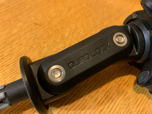 OEM Genuine Quad Lock Cell Phone Holder Center Stem Mount Motorcycle Vibration - Photo 5 sur 17
