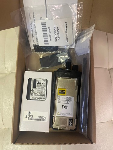 Motorola XPR7550e UHF 403-512MHz AAH56RDN9RA1AN Cyfrowe przenośne radio - Zdjęcie 3 z 5