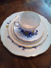 Copeland Spode Blue Bird Pattern Full Place Setting   3 Plates/cup and saucer
