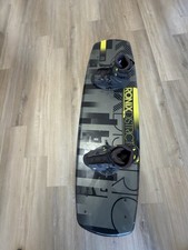 Ronix District 138 Wakeboard with Ronix Bindings EU 40  45  Used  Cable / Boat