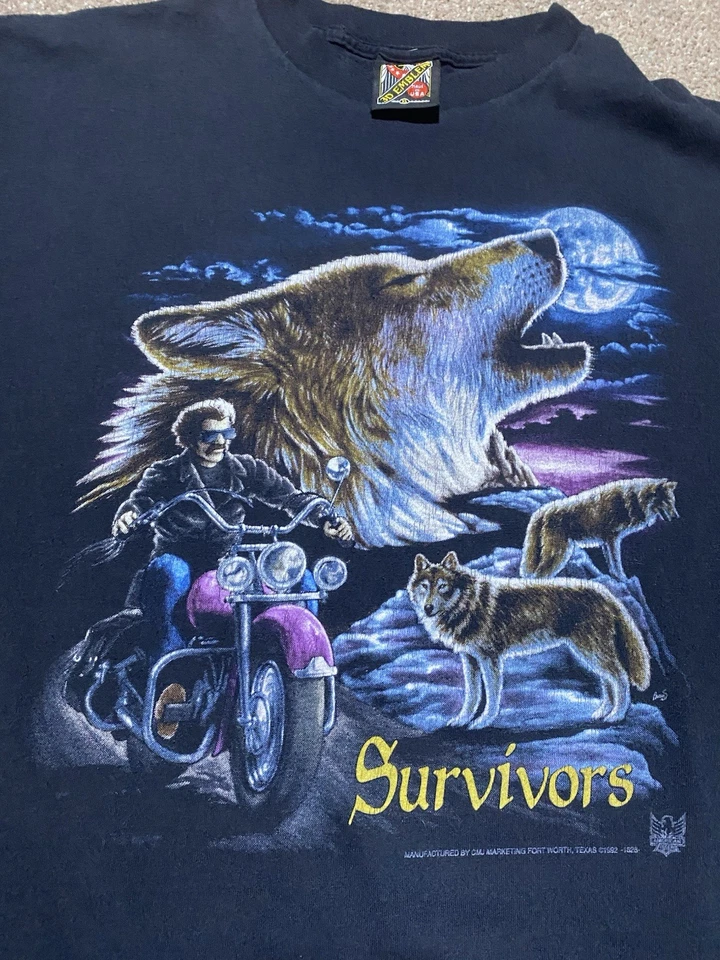 Camiseta Motociclista Estampado Lobo 3D Emblema Vintage Años 90 “Survivor”, Talla XL Puntada Única Foto 2 de 4