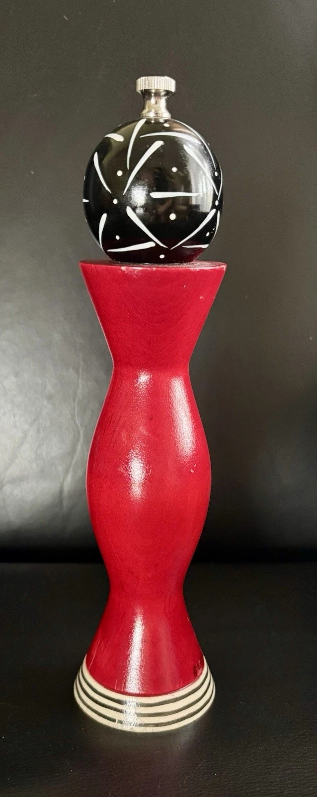William Bounds Pep Art Wood Pepper Salt Mill Grinder Signed Robert Wilhelm 2017
Opens in a new windo