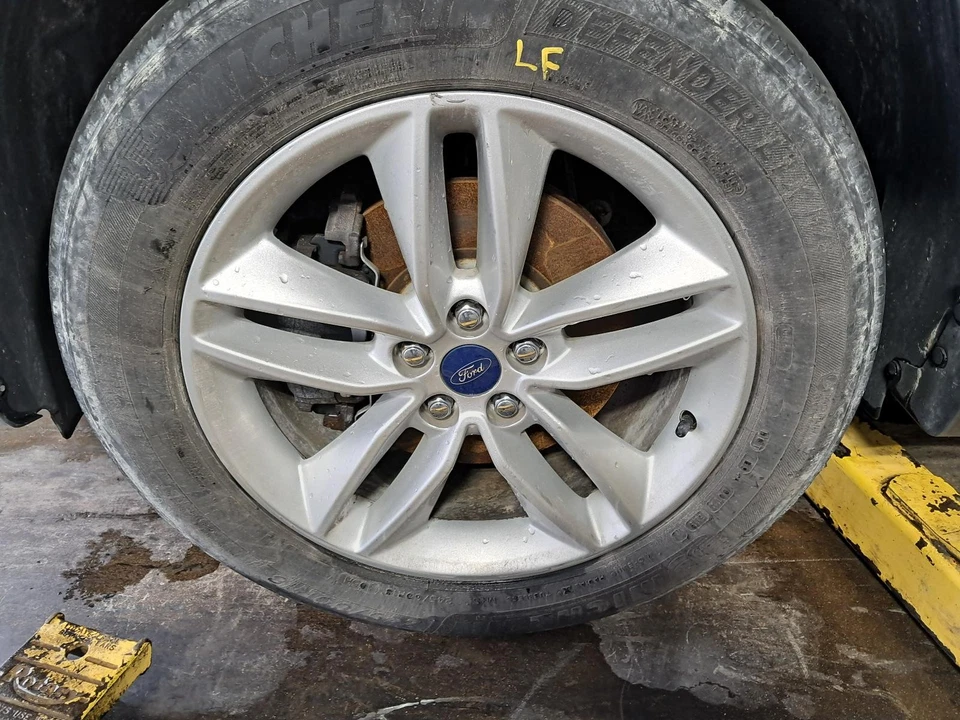 Volante usado se adapta a: Ford Edge 2016 grado A Foto 2 de 4