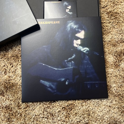 Young Shakespeare Neil Young Deluxe LP CD DVD #19404 Box Set - Imagen 4 de 5