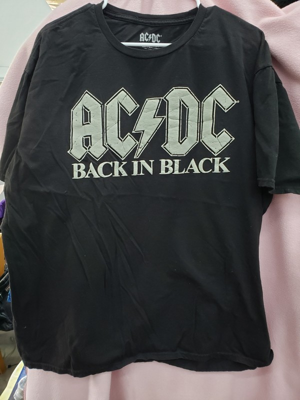 vintage AC/DC ‘Back in Black’ Lightning Bolt Logo Black 2XL Shirt