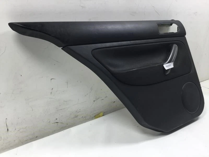 Volkswagen Jetta 2004 sedán puerta trasera izquierda moldura panel OEM+ Foto 2 de 4