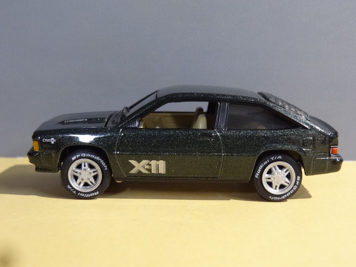 ヴィンテージボックス 1980-85 CHEVY CITATION X-11 COUPE 1/64 SCALE DIECAST DIORAMA