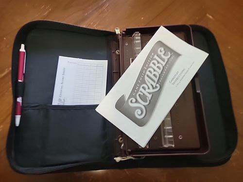 Scrabble Game Folio Edition Crossword Game TRAVEL 2001 Hasbro - Picture 3 of 7