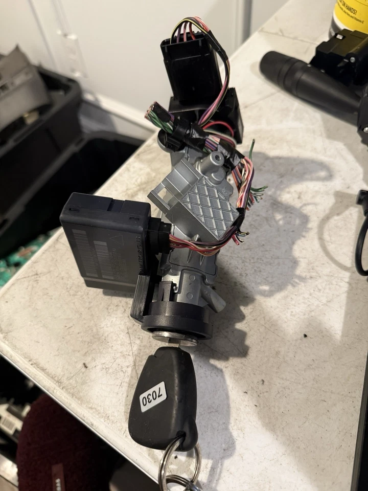 Jeep Compass 2007-17 interruptor de encendido de dirección bloqueo con cilindro de llave OEM 05057296AJ Foto 2 de 4