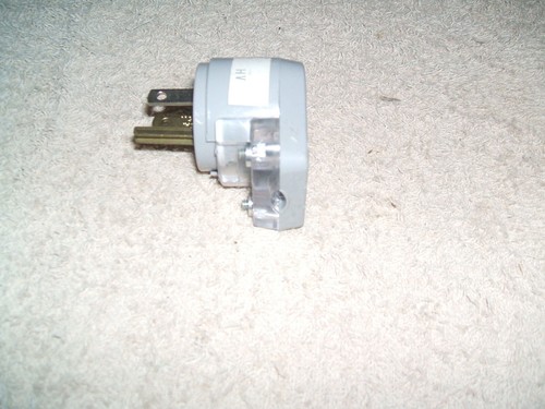 5-15P NEMA PASS SEYMOUR 125V15A RIGHT ANGLE PLUG GREY 4 ANGLES UL CSA NEW - Picture 3 of 7
