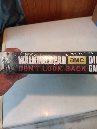 The Walking Dead AMC Don't Look Back Dice Game New Sealed CRYPTOZOIC - Picture 4 of 4