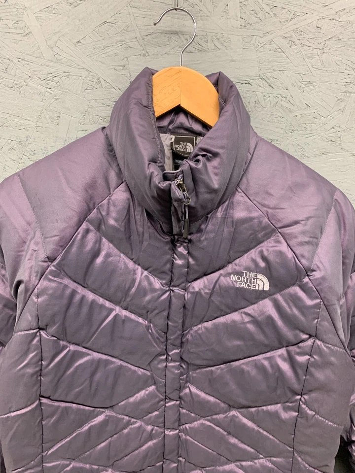 Chaqueta acolchada The North Face 550 Down Puffer para mujer M púrpura acolchada aislada cálida Foto 2 de 4