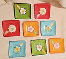 Set of 8 Crate & Barrel Sumiko approximately 5" Plates 4 Designs