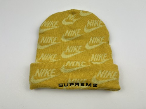 Supreme x Nike Jacquard Logos Cuffed 