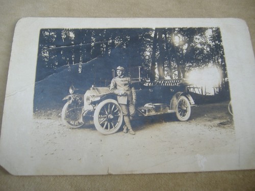 FOTOCARTOLINA 1915 CON AUTOGRAFI DI 4 VOLONTARI NIPOTI DI G. GARIBALDI-TIMBRO - Foto 2 di 2