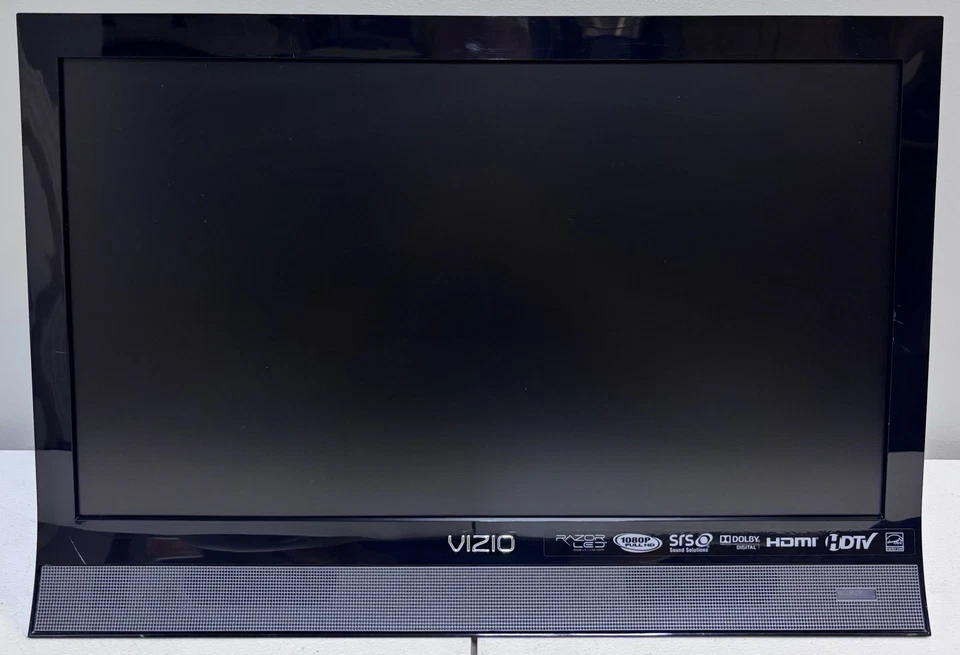 Vizio 22-inch TV Model E221VA Flatscreen 1080p LCD TV With Integrated Speakers - Image 2 of 4