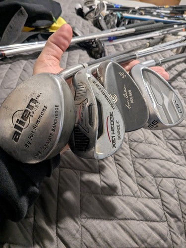 Right wedges.Cleveland CBX Zipcore, tour action reg 588, alien sport, XE1.56,59