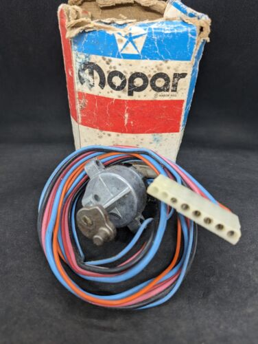 NOS 1970 1971 1972 1973 1974 CHRYSLER PLYMOUTH DODGE IGNITION SWITCH NON TILT - Picture 1 of 15