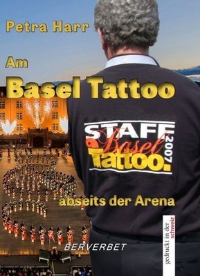 Am Basel Tattoo abseits der Arena Singer Rudolf, Ernst und Petra Harr: