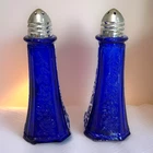 Vintage Anchor Hocking Mayfair Cobalt Blue Salt & Pepper Shaker Set Rose Pattern