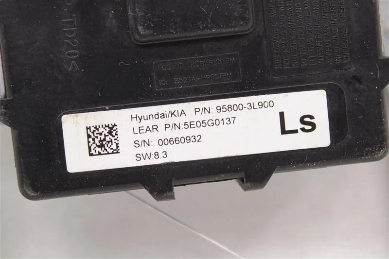 Used Tire Pressure Monitoring System (TPMS) Control Mod fits: 2011 Kia Sedona Su - Image 4 of 4