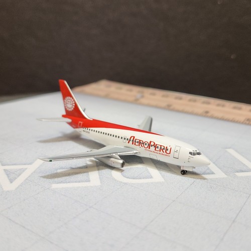 1/400 AEROPERU BOEING 737-200 1970'S COLORS N412CE AEROCLASSICS - Picture 4 of 7