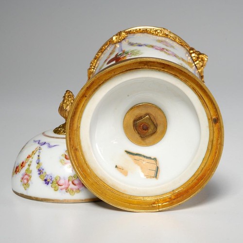 Sevres Hand Painted Porcelain Urn w Lid White Pink Roses Gold 10" Antique 18th C - Picture 7 of 8