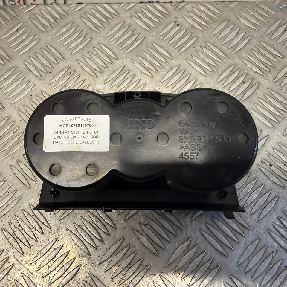 BANDEJA PORTAVASOS CONSOLA CENTRAL DELANTERA AUDI A1 MK1 FL 8X0862533 2015-2018 Foto 3 de 4