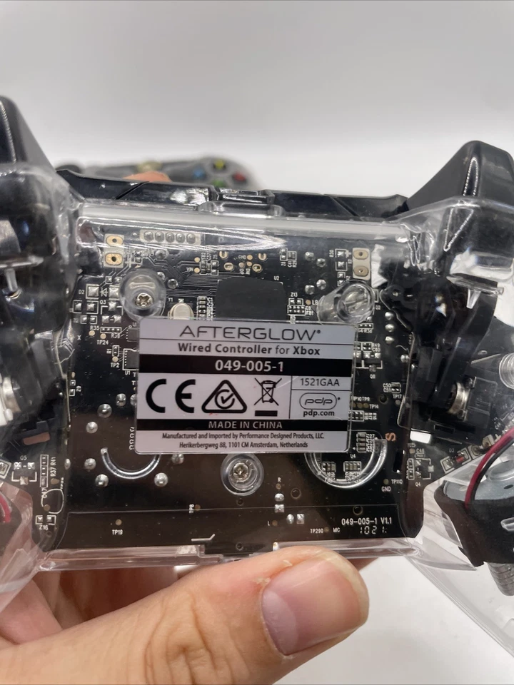 Afterglow Prismatic & 049-005-1 Controllers For Xbox One-Clear, No Cord Lot Of 2 - Image 4 of 4