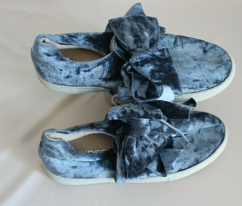  SHOOES J Slides Womens Velvet Platform Sneaker with Bow - Silver  Size US 6.5  - Изображение 2 из 4