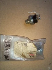 New OEM LP-3 Low Pressure Switch for Mack 1MR1418R