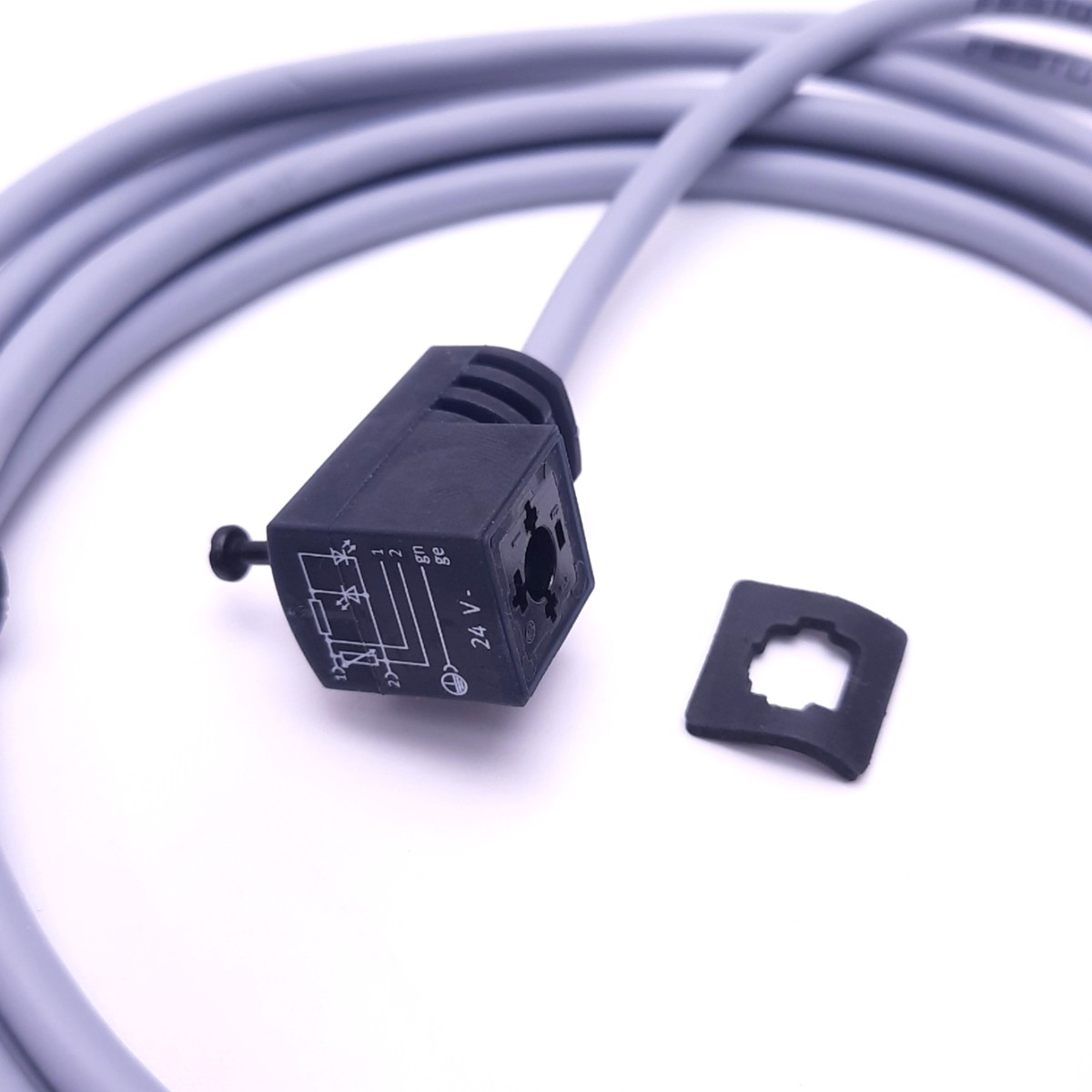 Festo KMEB-1-24-2.5-LED Plug Socket With Cable Angled, 3-Pin Type