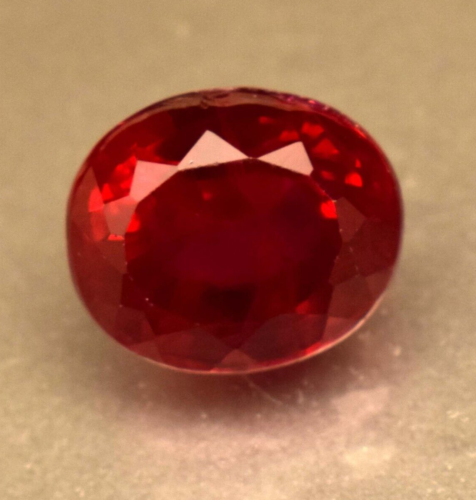 Natural Ruby Glass Filled 9.15 Ct Excellent Oval Cut Loose Gemstone For Ring - Picture 1 of 5