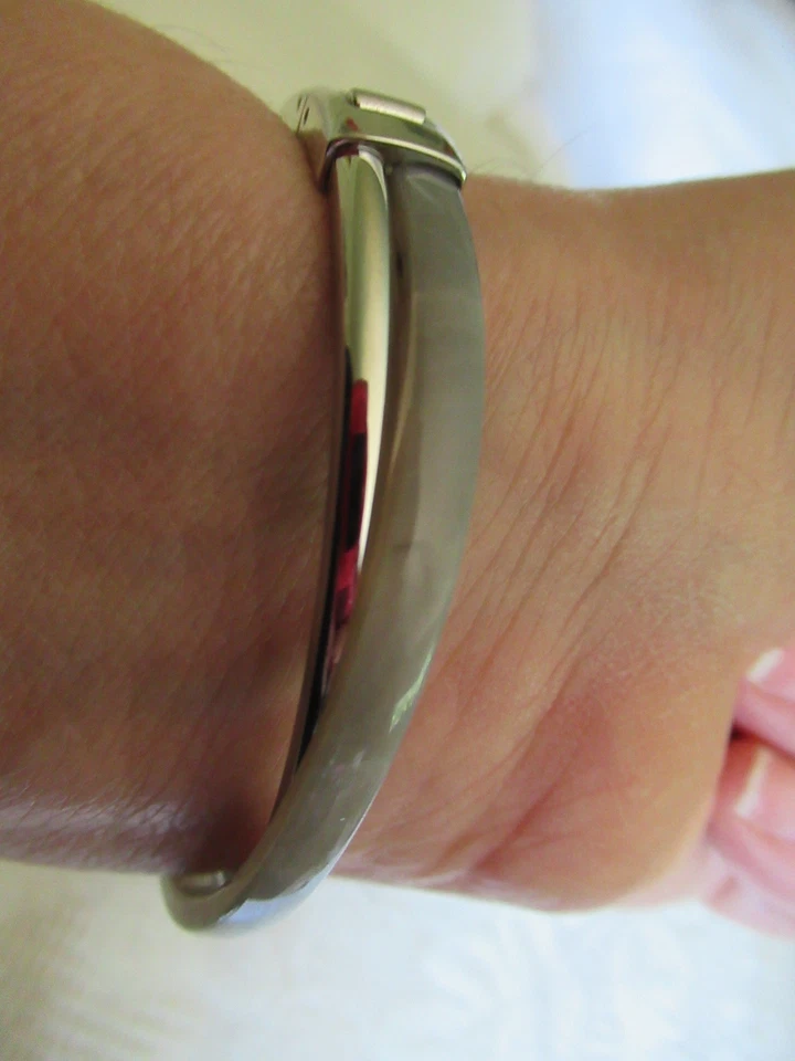 NWT Michael Kors Valentine's Day Bangle Bracelet SilverTone/ Gray/Stones -$145 - Image 4 of 4