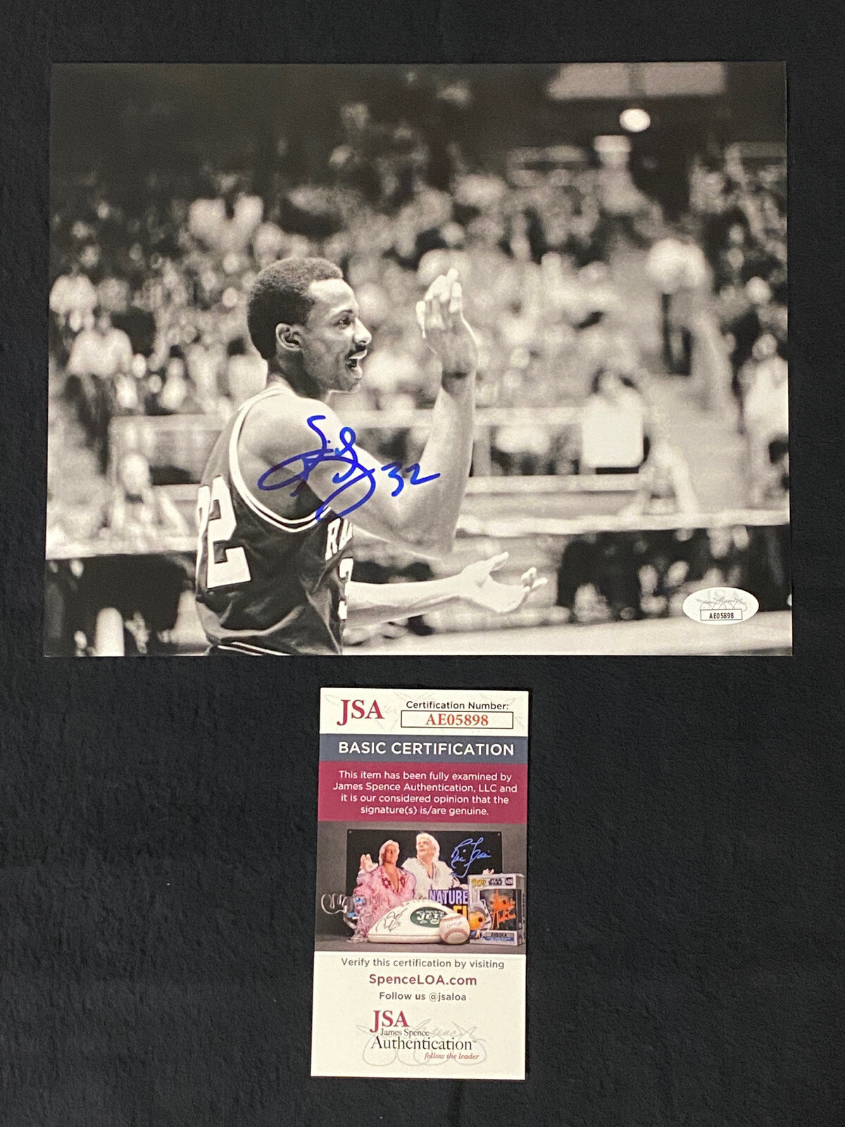 Sidney Moncrief Arkansas Razorbacks Milwaukee Bucks Signed 8x10 Photo ~ JSA COA 