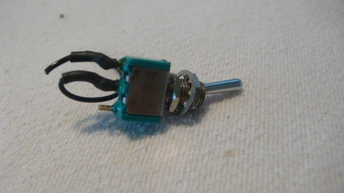 Eaton 9440,  3-6A 125-250VAC  Toggle Switch 3 Pin