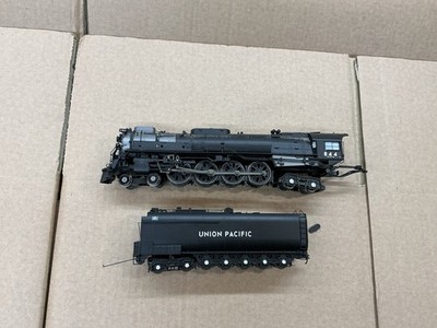 ATHEARN GENESIS HO SCALE DAMPFLOK 4-8-4 FEF-3 UNION PACIFIC DCC SOUND 