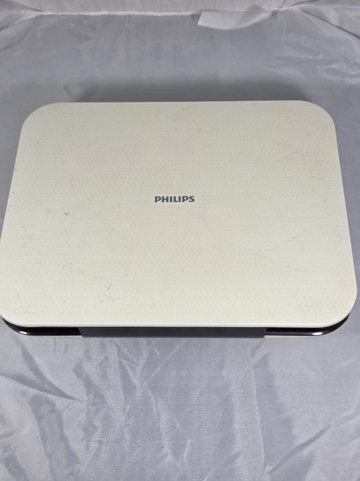 Reproductor de DVD portátil Philips de 7"" con estuche, 2 cables de alimentación, control remoto y extras PD700/37 Foto 2 de 3