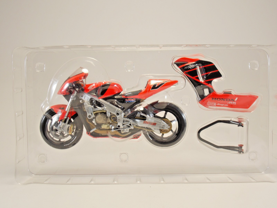 Minichamps 1/12 Honda RC211V - Moto Test été 2001 De Valentino Rossi (Occasion)