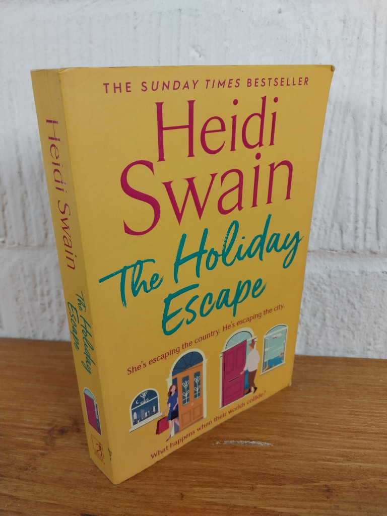 The Holiday Escape — Heidi Swain Paperback