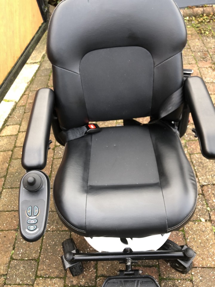 Rascal Rio 4 MPH Compact Electric Mobility Powerchair - New Batterys ...