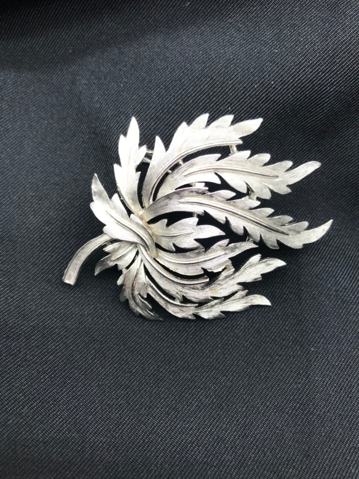 Trifari Silver Tone Brooch Leaf Pattern 1970s - image 3