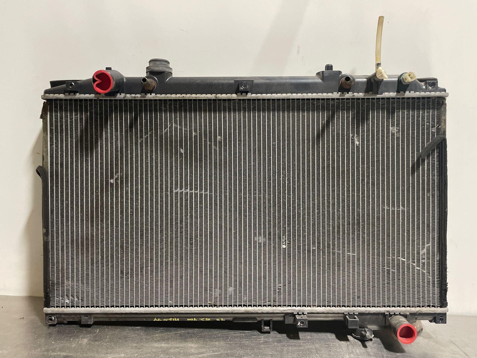 1998 LEXUS GS400 OEM ENGINE COOLING RADIATOR 60K DENSO 1999 2000