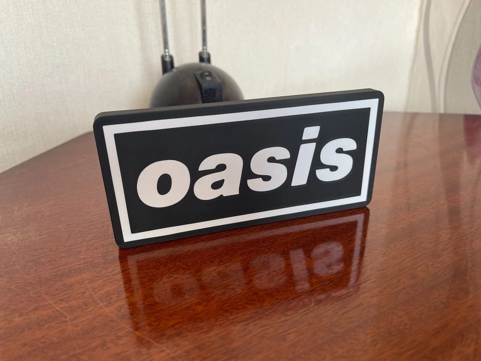 Oasis  - Self Standing Decorative Display Foto 3 de 4