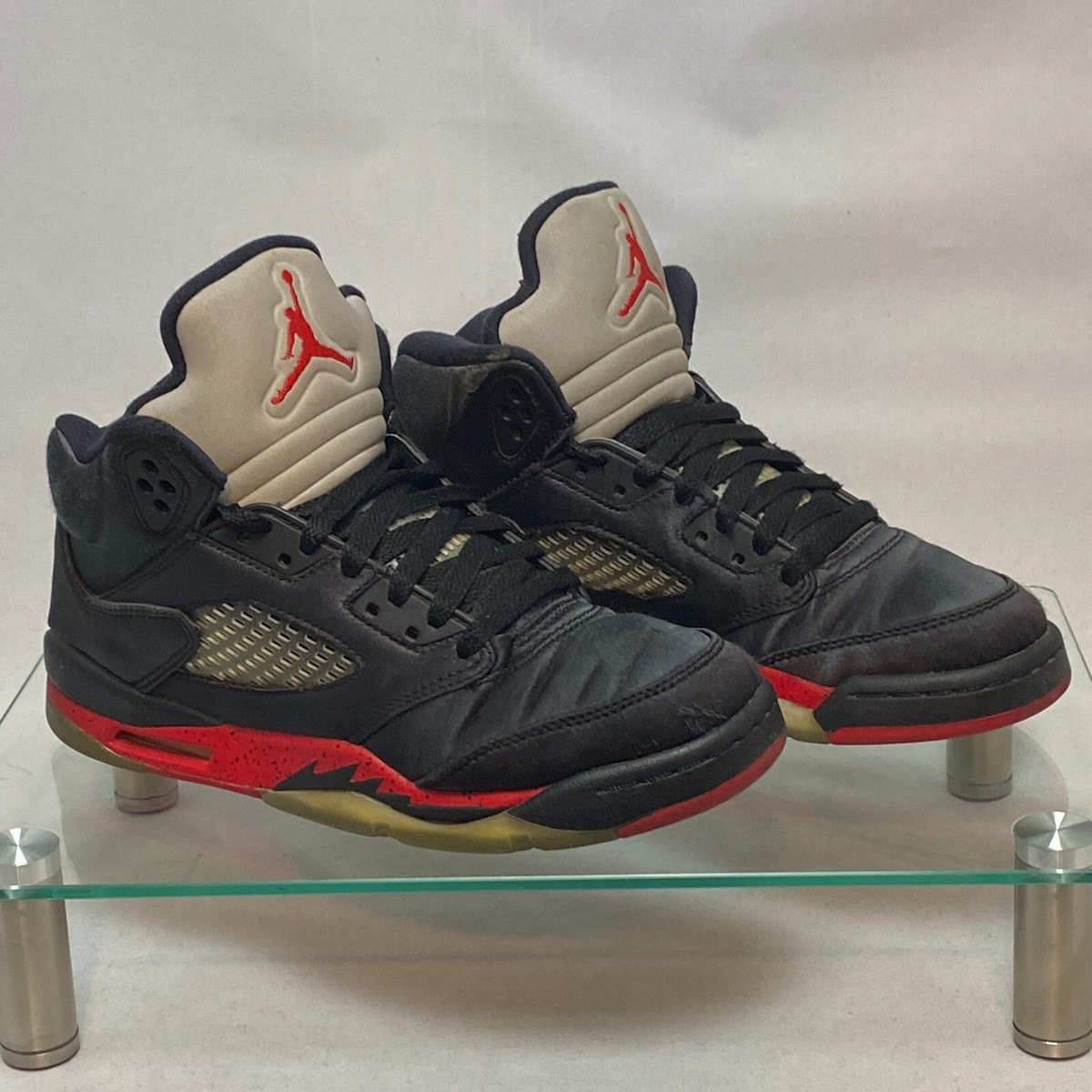 NIKE Air Jordan 5 Retro (GS) SATIN BRED Size 6.5Y / Women 8