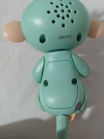 WowWee Kiki Fingerlings Glitter Monkey Interactive Baby Pet Turquoise