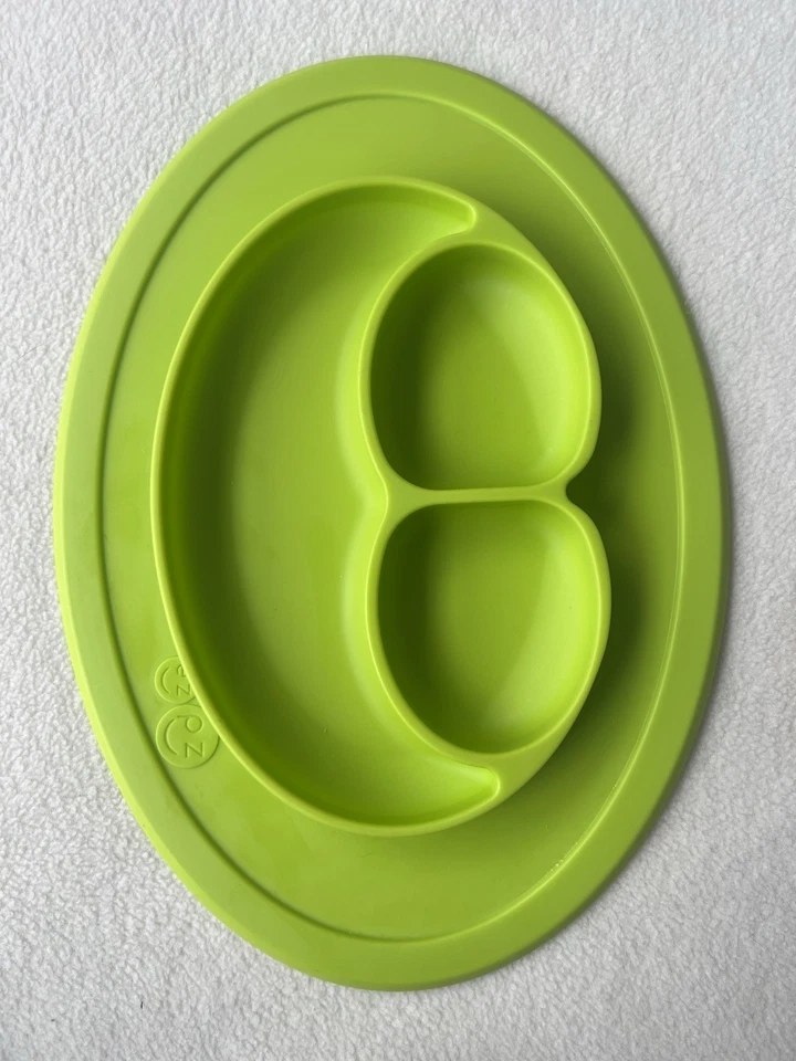 Juego de 4 mini alfombrillas y cuencos de silicona de una pieza Ezpz para niños pequeños Foto 3 de 4