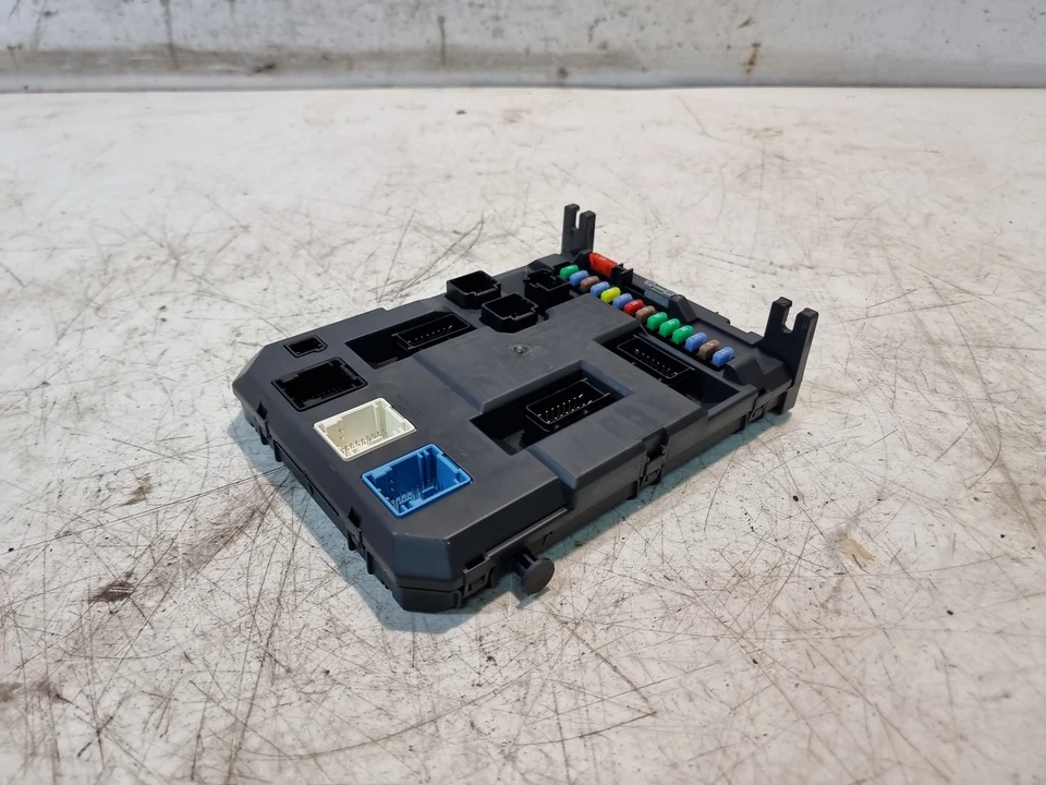 Peugeot 207 BCM Body Control Module Unit 1.6 Petrol 2012 Facelift OEM 9666952080 - Image 4 of 4